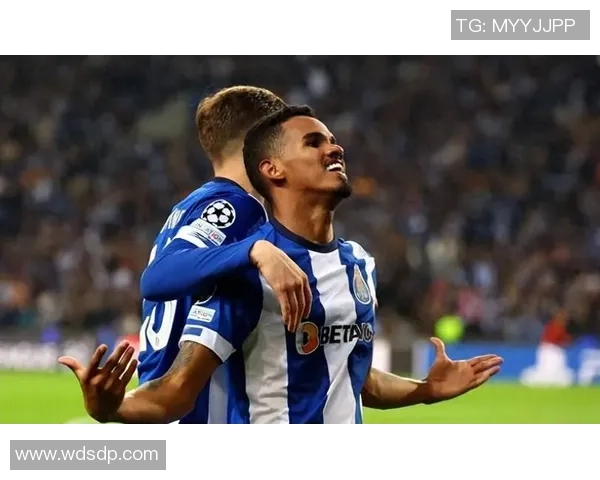 巴萨狂胜波尔图五球大捷乌龙球瞬间点燃全场激情