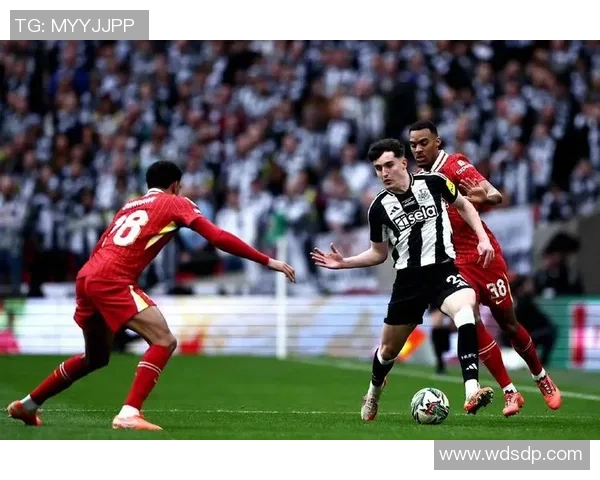 欧联杯激战马竞与利物浦0比0平局全场焦点瞬间回顾与分析